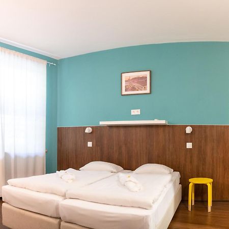 Safestay Bratislava Presidential Palace Exterior photo